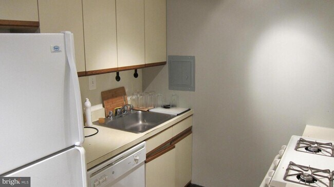 Foto del edificio - 2030 F St NW