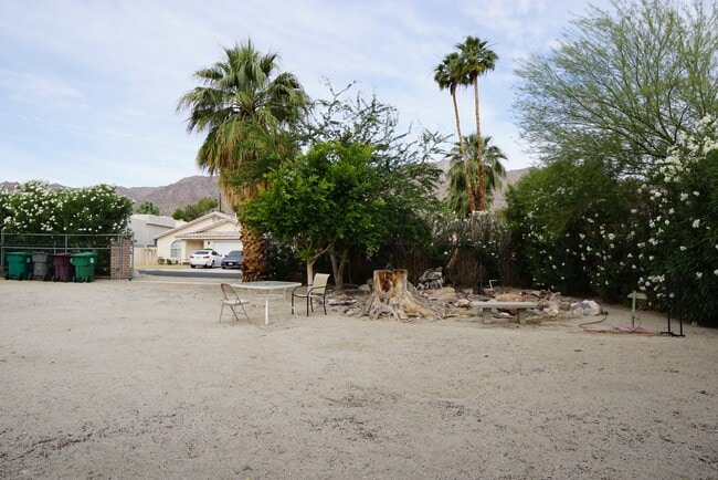 Building Photo - 53424 Avenida Martinez