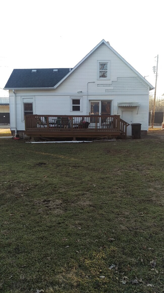 Building Photo - 1409 Sheridan St