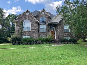 Building Photo - 710 Small Lake Dr