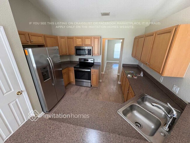 Building Photo - 25516 Tevesine Ct