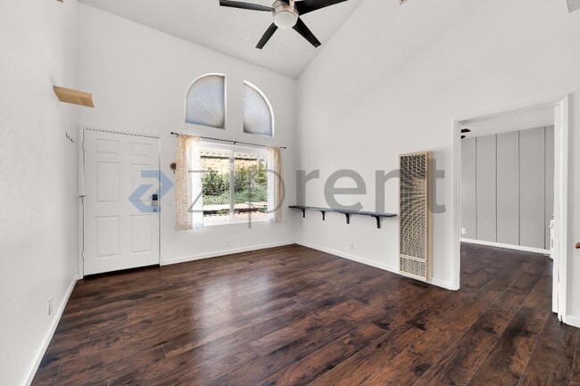 Building Photo - Unit 117