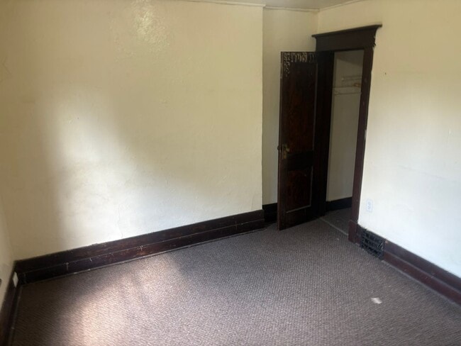 Building Photo - Sunnyside Multi-Family