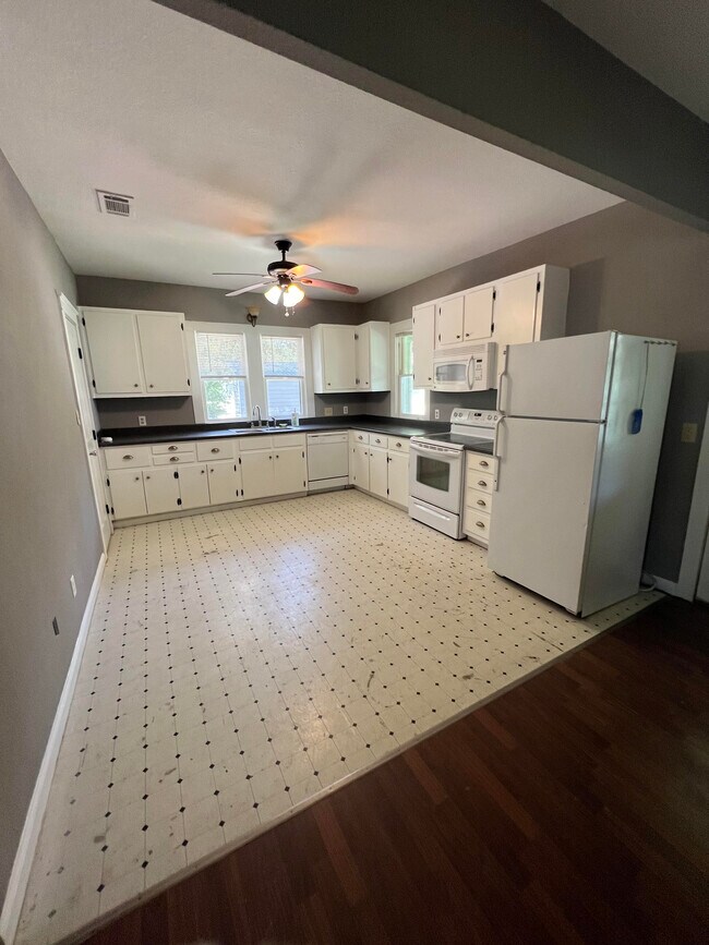 Foto del edificio - 3100 RR 1869 Unit A