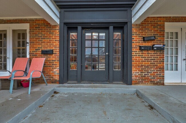 Foto del edificio - Lovely 1 Bed Home with new Balcony: 1407 1/2 Northwest 17th Street