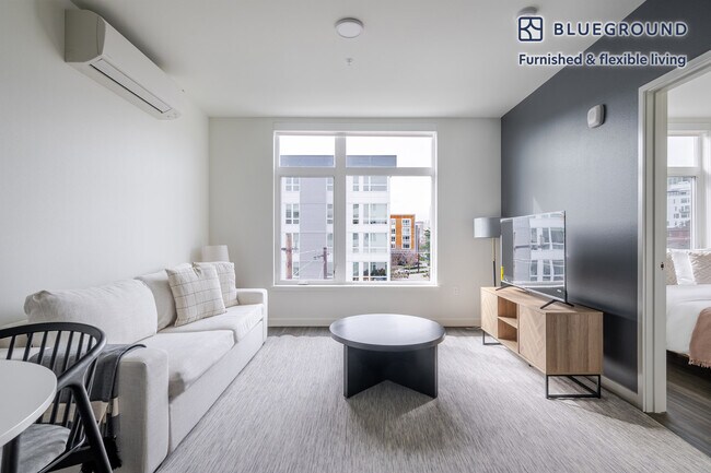 Building Photo - 1000 E Yesler Wy