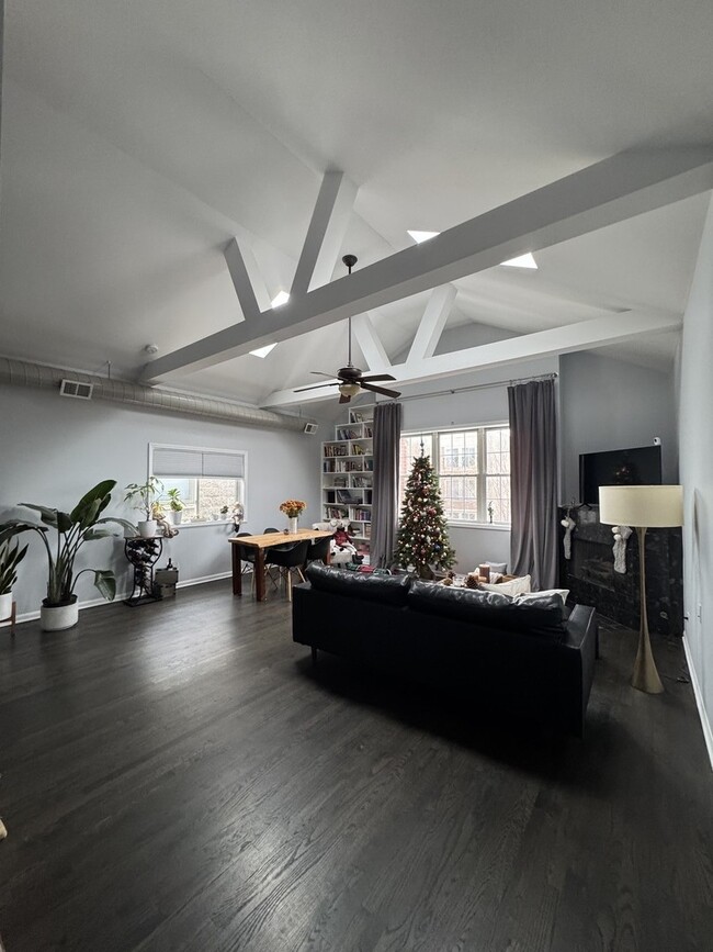 Foto del edificio - 2315 W Harrison St