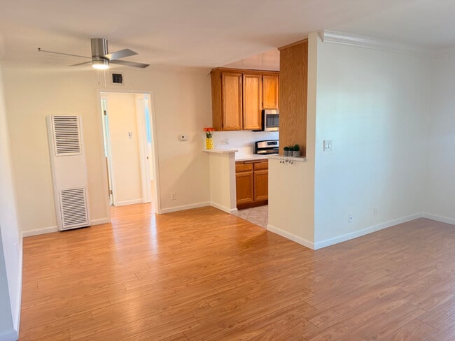 Foto del edificio - 8306 W Manchester Ave