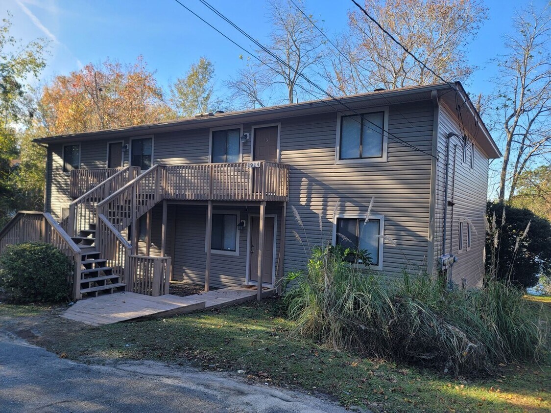 Primary Photo - WATERFRONT 2/2 in the SE w/ New Paint, Scr...