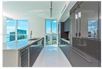 Building Photo - 1080 Brickell Ave