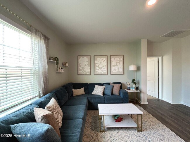 Foto del edificio - 1024 Shoreline Dr