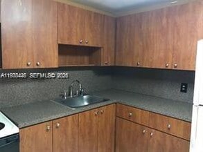 Building Photo - 16851 NE 23rd Ave