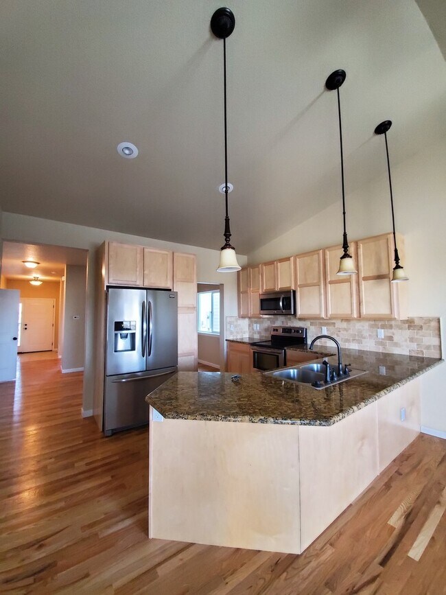 Foto del edificio - 3 BEDROOM, 2 BATHROOM, SINGLE FAMILY HOME ...