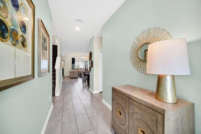 Building Photo - 2758BD  Dazzling 5BR Villa in Storey Lake ...