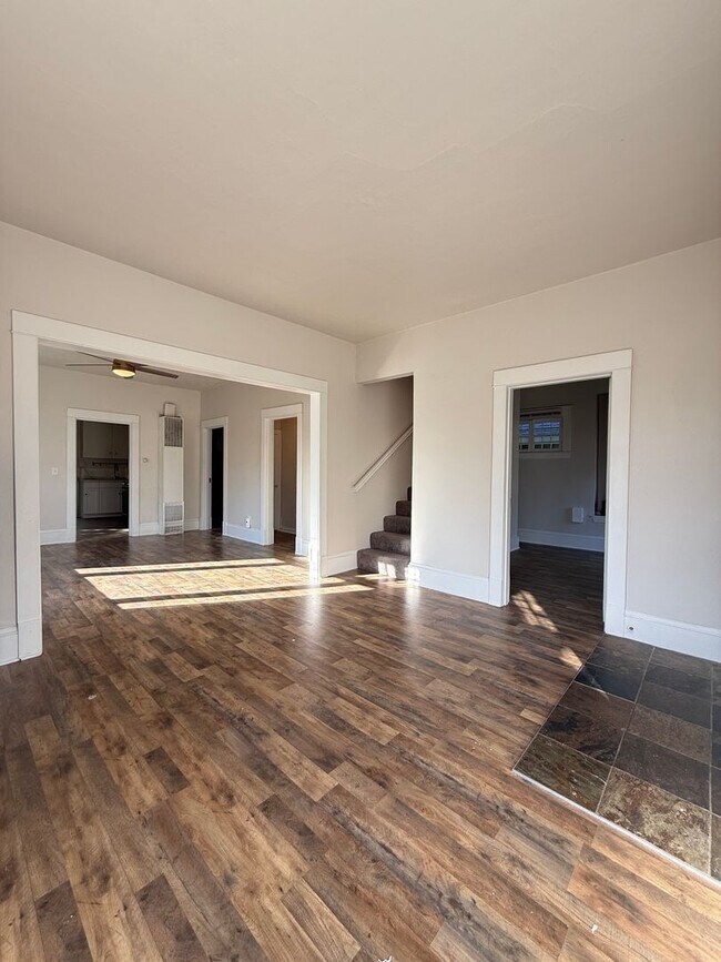 Foto del edificio - Now Available: Updated Everett 34-Bed, 1.5-Bath with Fenced Yard
