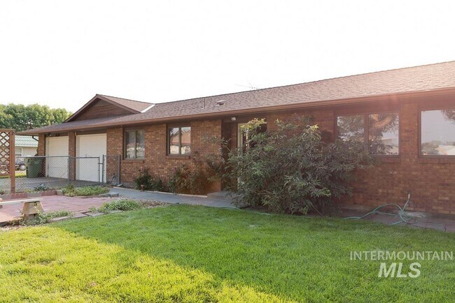 Foto del edificio - 639 NW 8th St