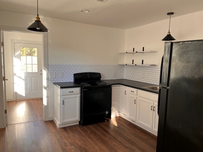 Kitchen - 234 Georgia St