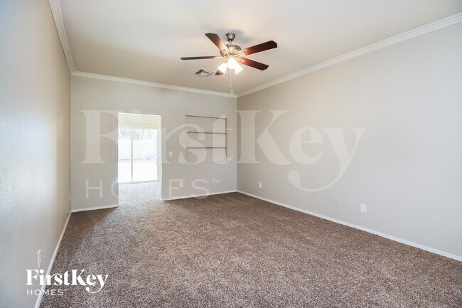 Building Photo - 991 E Desert Moon Trail