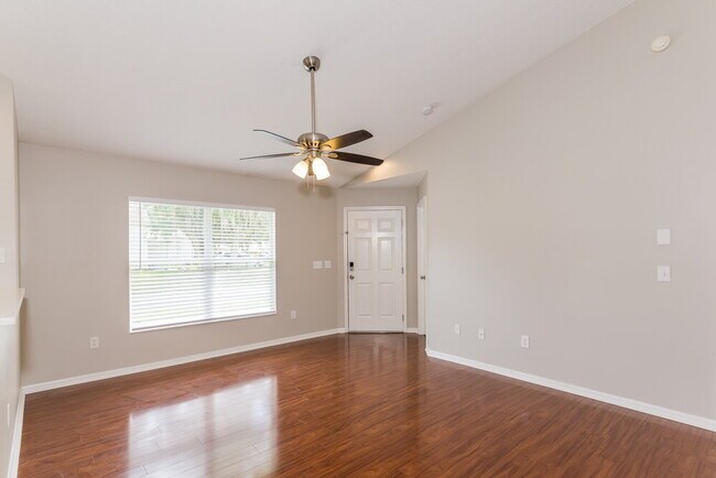 Building Photo - 6720 Summer Haven Dr