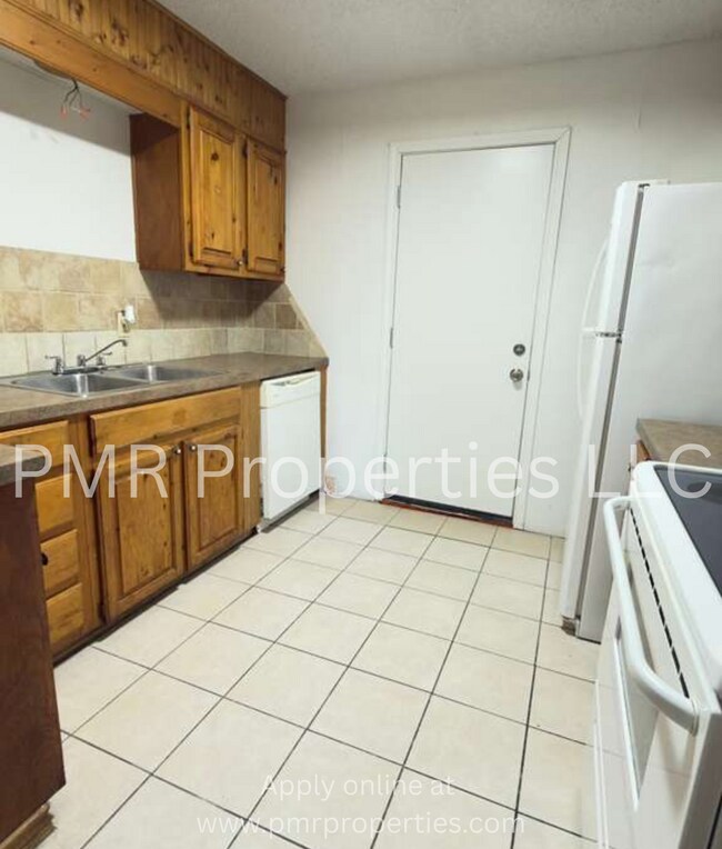 Foto del edificio - 3 Bedrooms / 1 Bathroom House