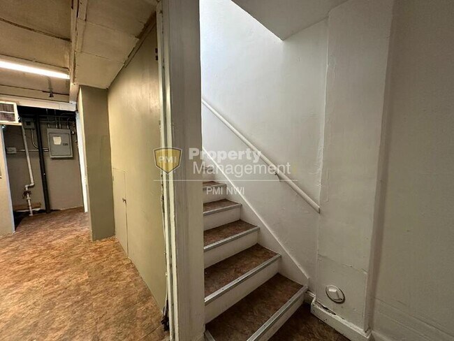 Foto del edificio - 7532 Monroe Ave