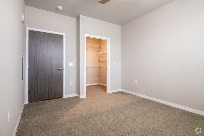 1HAB, 1BA - 712 ft² - University Park Commons