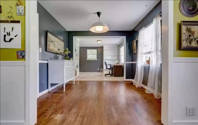 Dining Room - 1005 Park Plz