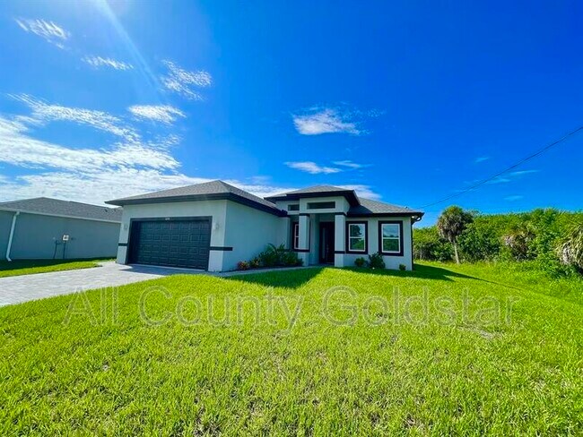 Foto del edificio - 558 Rutland Cir