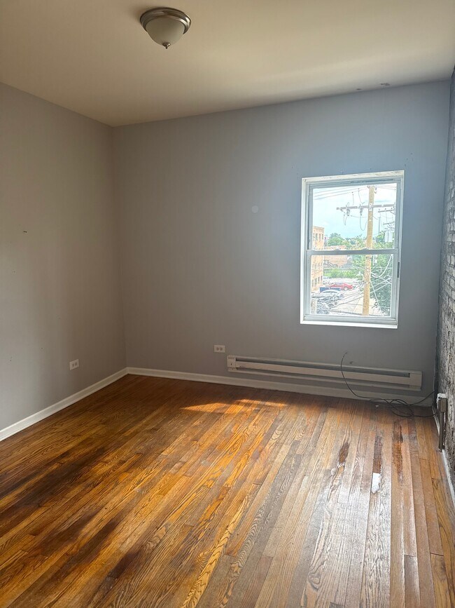 Foto del edificio - 1613 W 87th St
