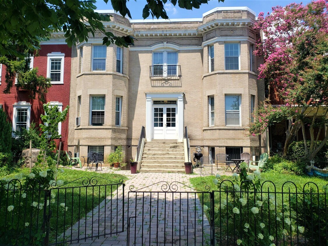 Foto principal - 634 North Carolina Ave SE