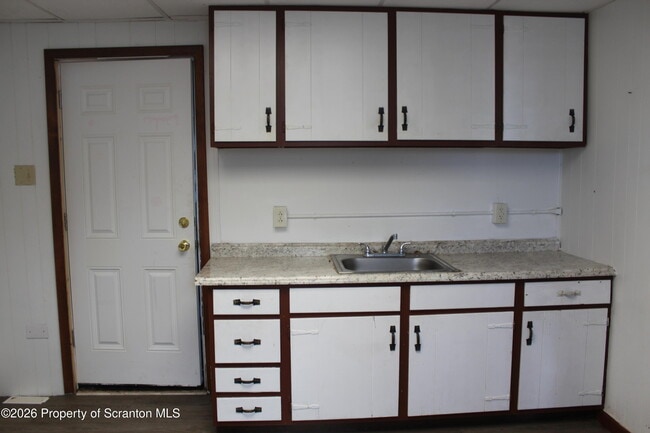 Building Photo - 61 Fallbrook St