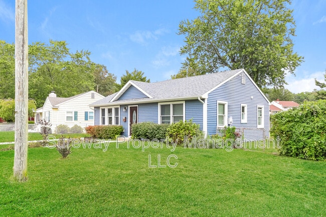 Building Photo - 256 Coolidge Ave