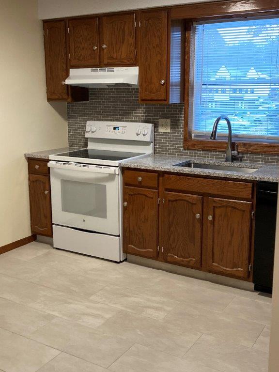 30 Mansfield Dr, Northford, CT 06472 30 Mansfield Dr Northford, CT