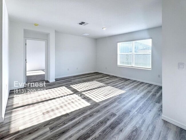 Building Photo - Beautiful 4-Bedroom Home with Modern Comfo...