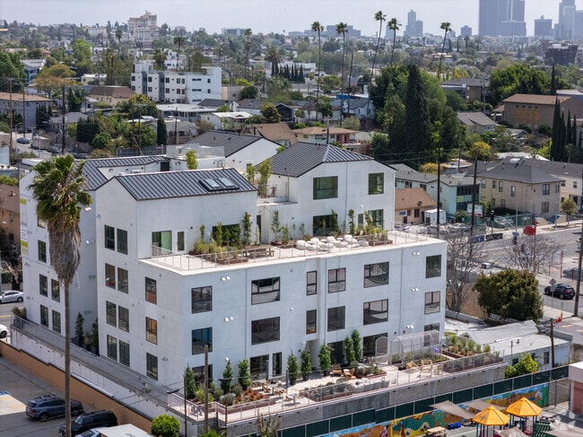 Building Photo - 611 Virgil Village