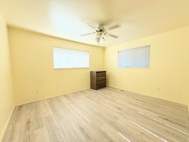 Foto del edificio - 282 W St Charles St