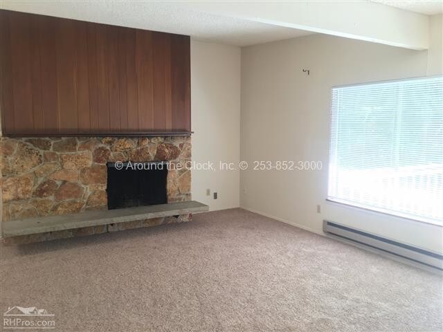 Building Photo - 2 Bed/1 Bath 880 sq. ft. Apartment in Tukwila