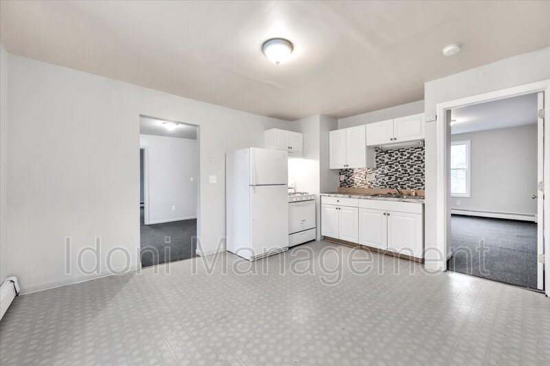 1315 Greenwoods Ave Unit 4, Winsted, CT 06098 Condo for Rent in