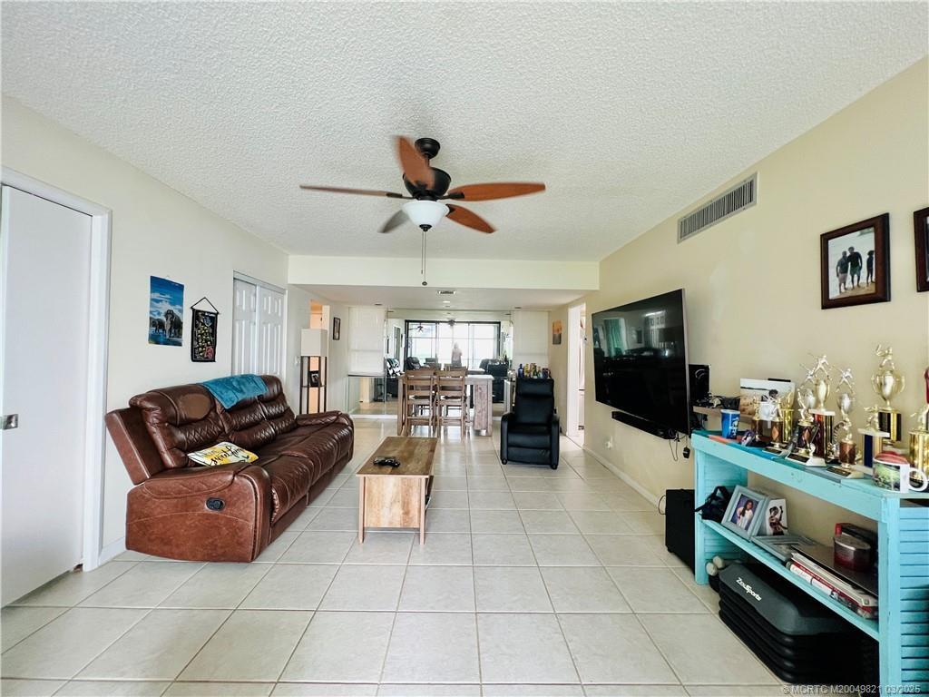 Building Photo - 3392 NE Causeway Blvd