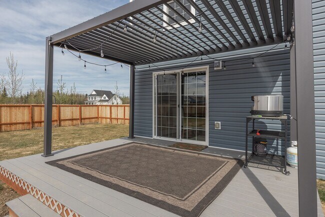 Foto del edificio - Century 21 Gold Rush - 3 bed, 2.5 bath (North Pole)