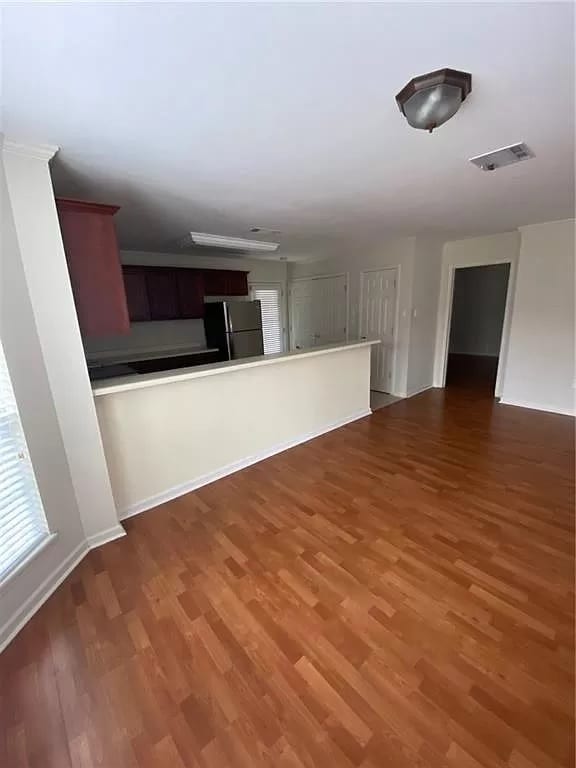 Building Photo - 533 Versailles Blvd