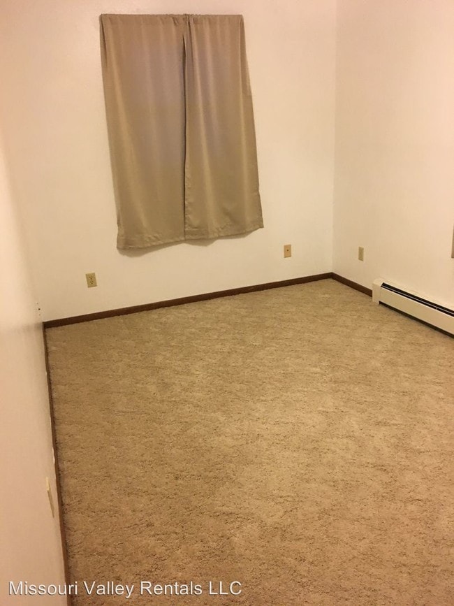 404 3rd Ave NW, Mandan, ND 58554 Room for Rent in Mandan, ND