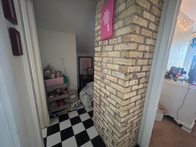 Foto del edificio - 2533 N Lake Dr