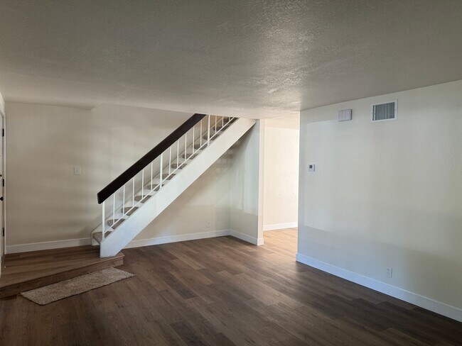 Foto del edificio - Totally remodeled Townhome