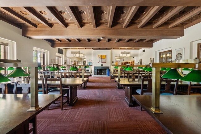Biblioteca para residentes de I-House - International House Berkeley