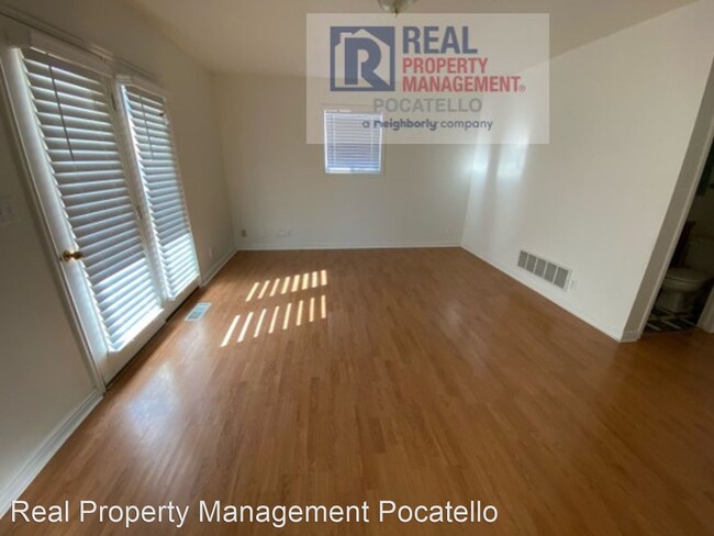 Building Photo - 4 br, 3.5 bath House - 479 Canyon Dr.
