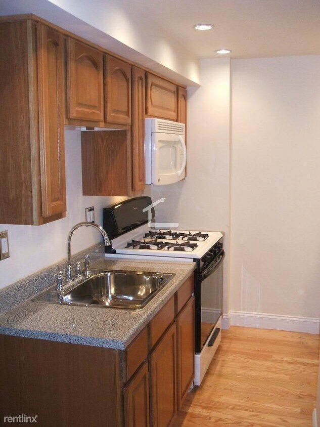 2 br, 1 bath - 5 Abbey Rd # 10-1 - 2 br, 1 bath  - 5 Abbey Rd # 10-1