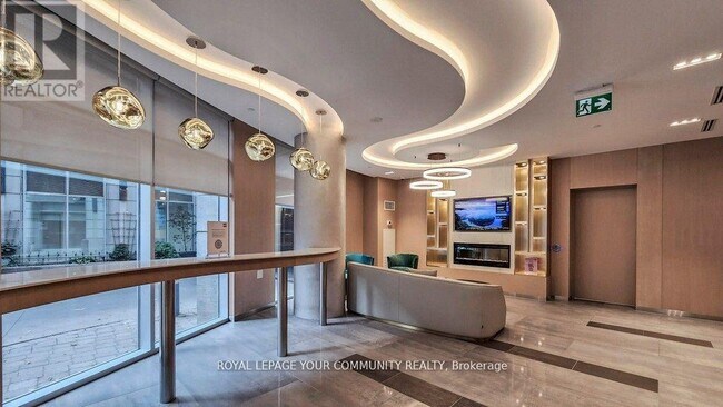 Building Photo - 21 Carlton St.