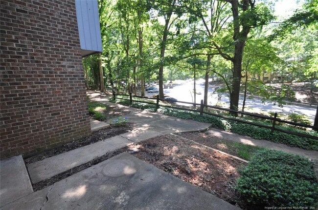 Building Photo - 1133 Schaub Dr