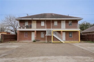 Building Photo - 10 Carlotta St